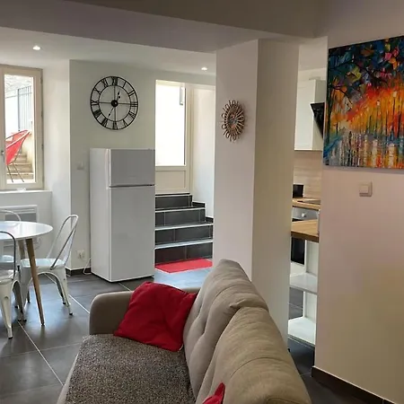 Montbard Appartements Au Centre Historique Chez Delphine Et Guillaume Exterior foto