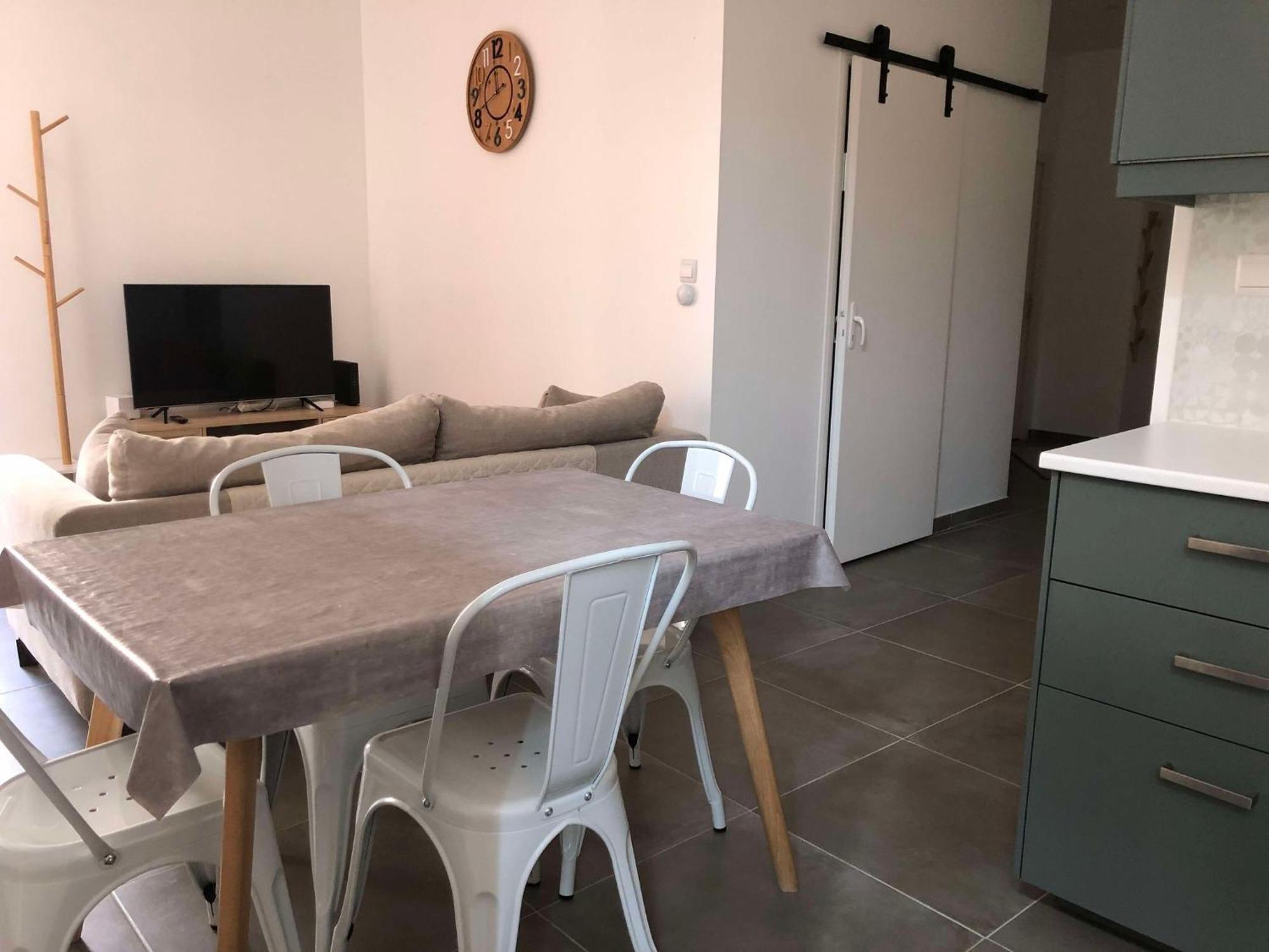 Au Centre Historique Chez Delphine Et Guillaume Montbard